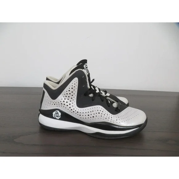 Adidas Derrick Rose 773 III Mens 8.5 Shoe White Black Basketball Sneakers C75720