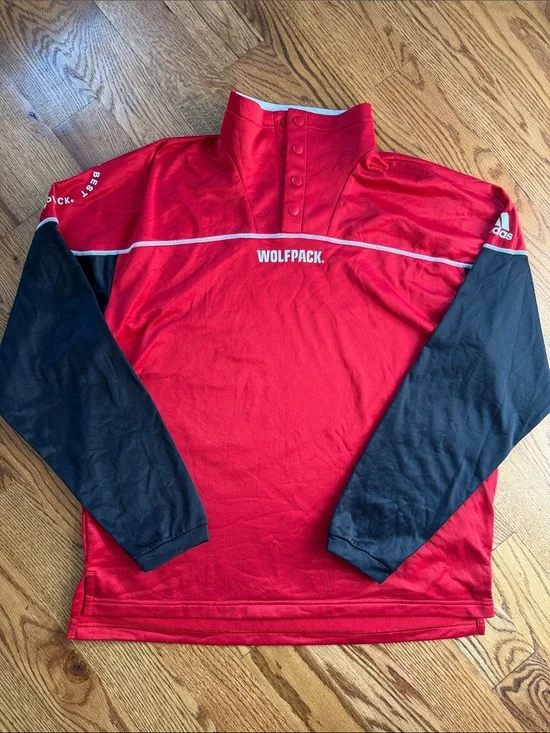 Men’s North Carolina State Quarter Zip Pullover. Size Medium. New without Tags.