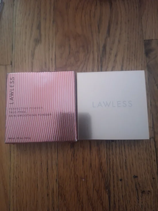 LAWLESS Skin-Smoothing Perfecting Powder - Pink & Silver Packaging