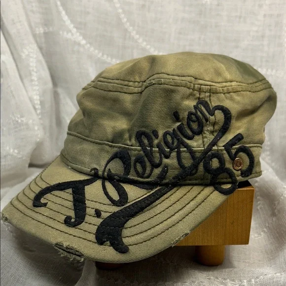 True Religion RARE Vintage kalamata olive khaki cap with embroidery, metal logo