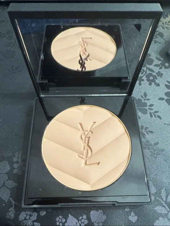 YSL All Hours Hyper Finish Hyaluronic Acid Infused Matte Powder in Shade 01