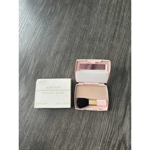 Mary Kay‎ Translucent Pressed Powder. Compact. Sheer Ivory 0530. 0.36oz. New