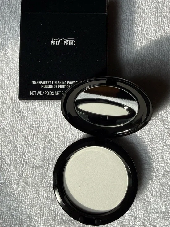 BNIB MAC Prep + Prime Transparent Finishing Powder Pressed Discontinued