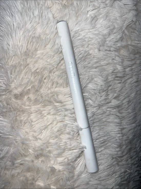 R.E.M beauty felt tip black eyeliner