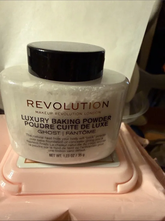 Revolution Luxury Baking Powder - Ghost White