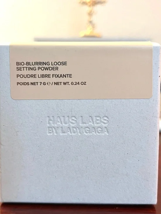 Haus Labs Bio- Blur in Neutral Peach for Medium skin tones Loose setting powder