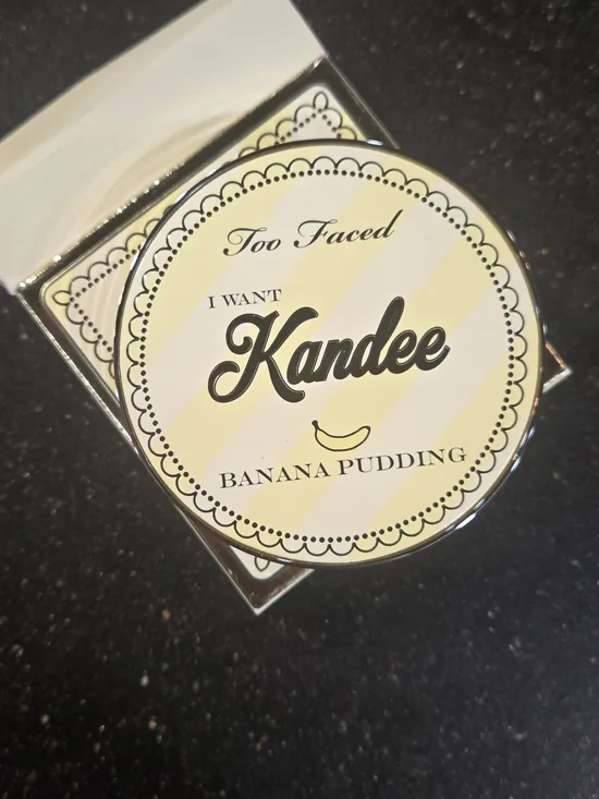 Too Faced I Want Kandee Banana Pudding Powder