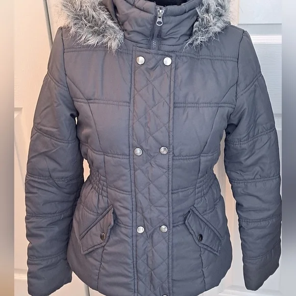 Krush Puffer Jacket With A Faux Fur Trim Hood    Size M