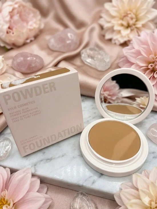 KYLIE COSMETICS Natural Beige Powder Foundation 8N
