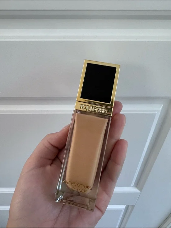 Tom Ford Architecture of Shade Radiance Foundation - Shell beige