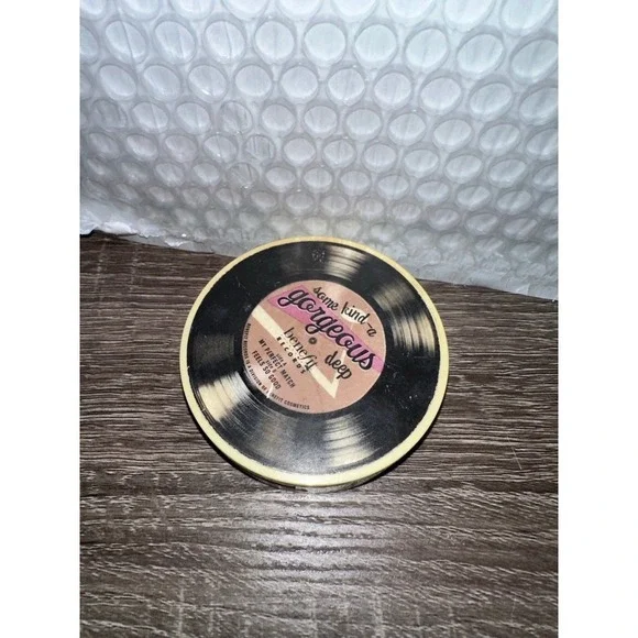 Benefit‎ cosmetics Some Kind Of Gorgeous Foundation deep