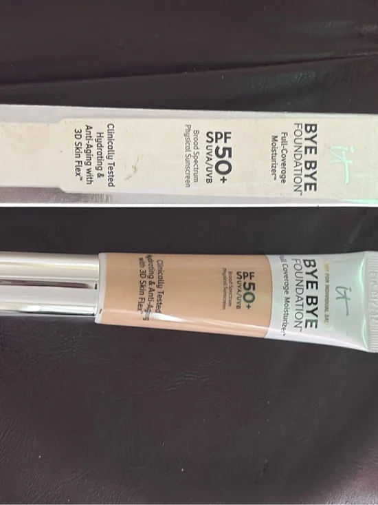 it cosmetics Bye Bye Foundation SPF 50+ - Light Beige