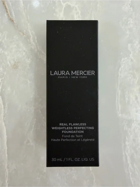 Laura Mercier Real flawless Weightless Perfecting Foundation Shade 3WO Sandstone