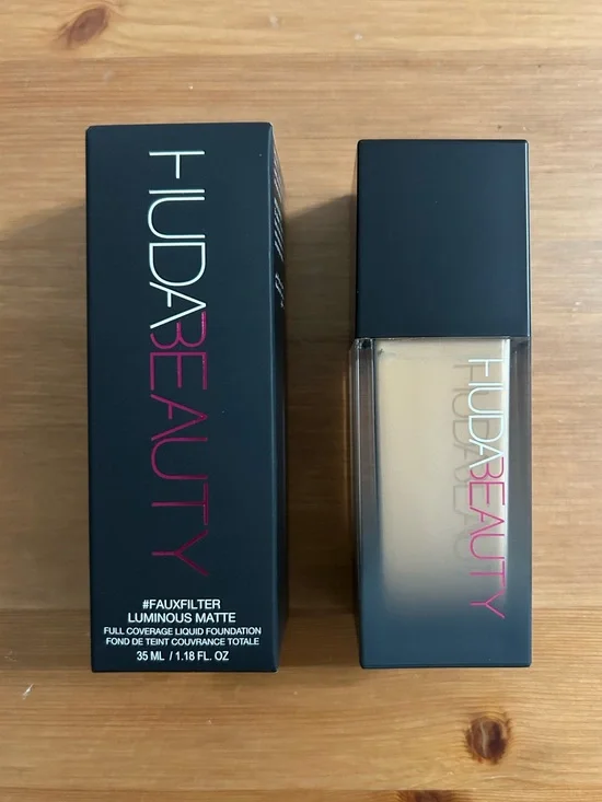 Huda Beauty Faux Filter luminous matte full coverage foundation toasted coconut