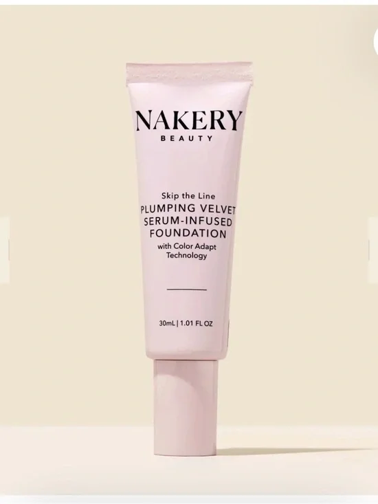 Plumping Velvet Serum-Infused Foundation - medium