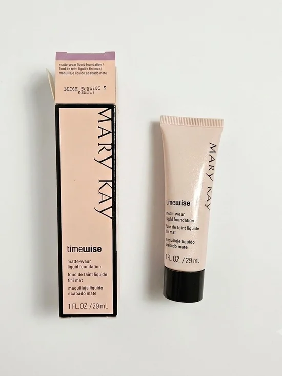 NIB Mary Kay TimeWise Matte-Wear Liquid Foundation Beige 5