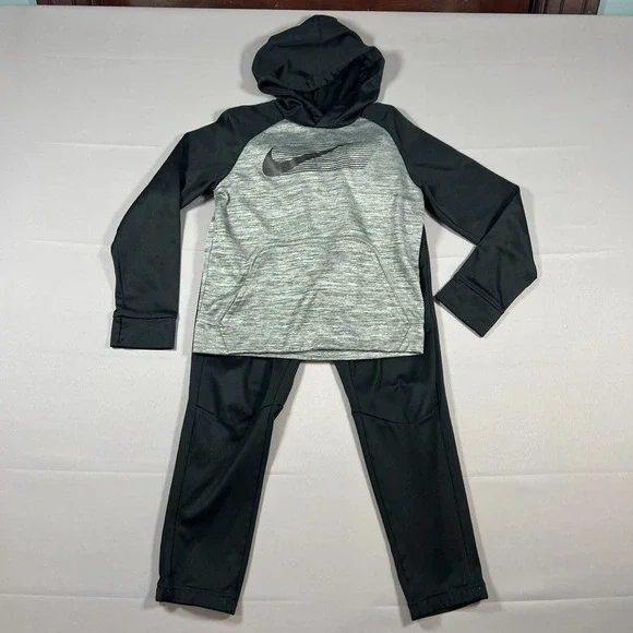 Nike Therma Fit Outfit Set Kids Medium Black Gray Swoosh Logo Kangaroo‎ Pockets