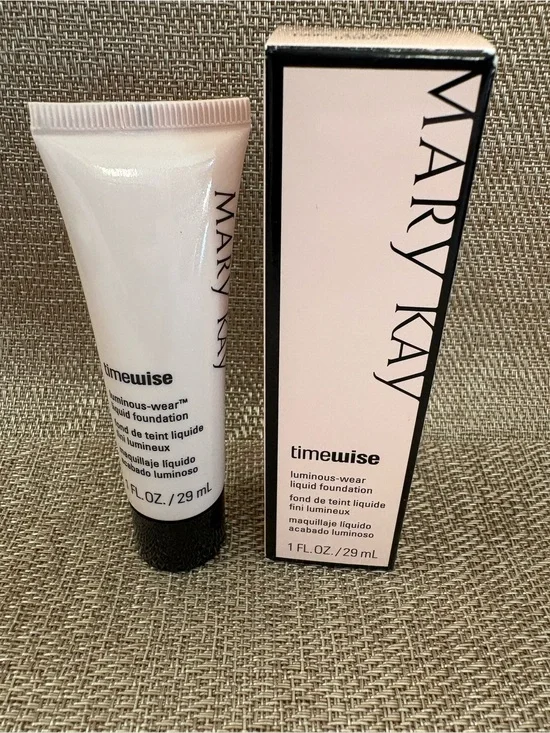 Mary Kay Timewise Luminous-Wear Liquid Foundation Ivory 3 (038698) New In Box