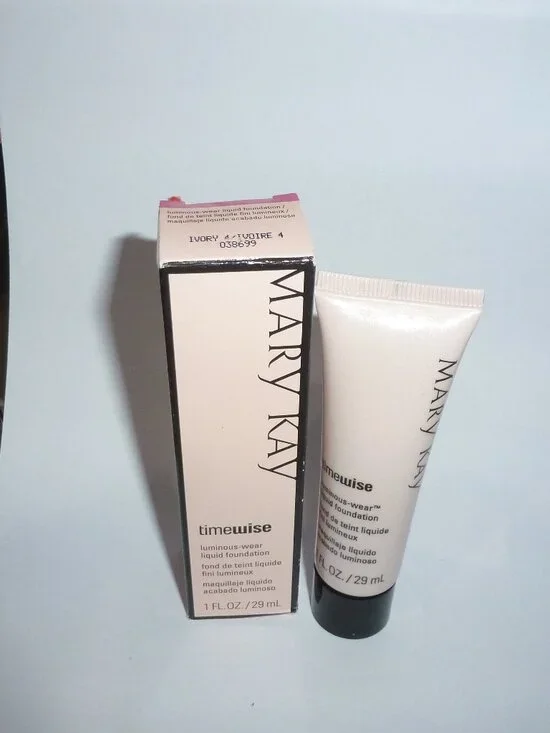 Mary Kay TimeWise Luminous Wear Liquid Foundation - Cream Ivory 4