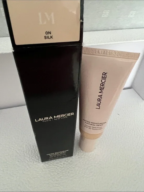 laura mercier Tinted Moisturizer Natural Dewy -SPF30 - Color 0N silk