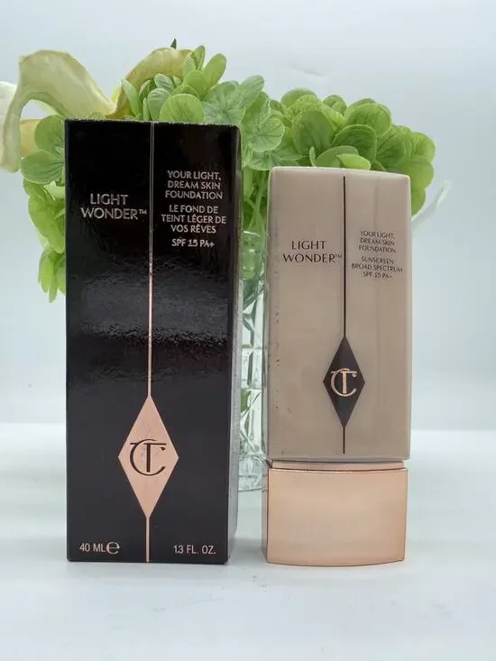 Charlotte Tilbury Light Wonder Foundation 2 Fair / Pale 40ml / 1.3fl.oz