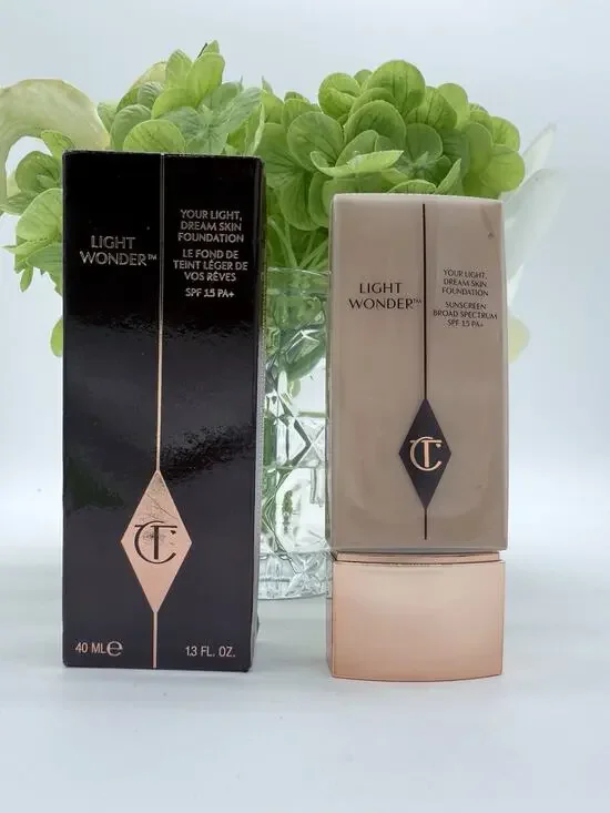 Charlotte Tilbury Light Wonder Foundation 6 Medium / Moyen 40ml / 1.3fl.oz