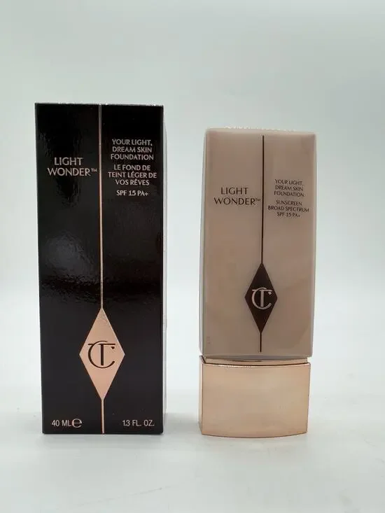 Charlotte Tilbury Light Wonder Foundation 4 Fair / Pale 40ml / 1.3fl.oz