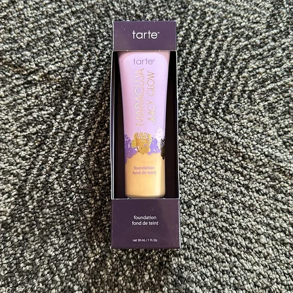 Tarte Maracuja Juicy Glow Foundation 24N Light Neutral