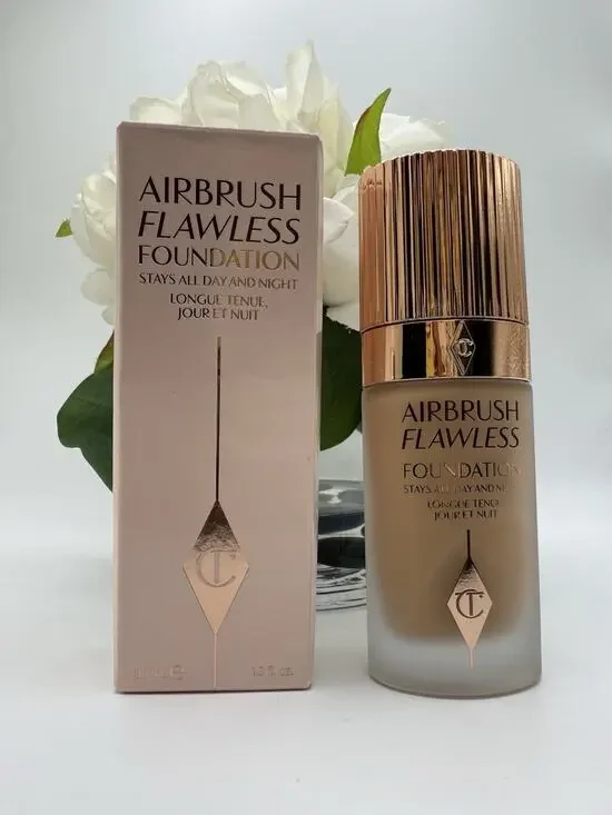 Charlotte Tilbury Airbrush Flawless Foundation 9 Warm Damage Box