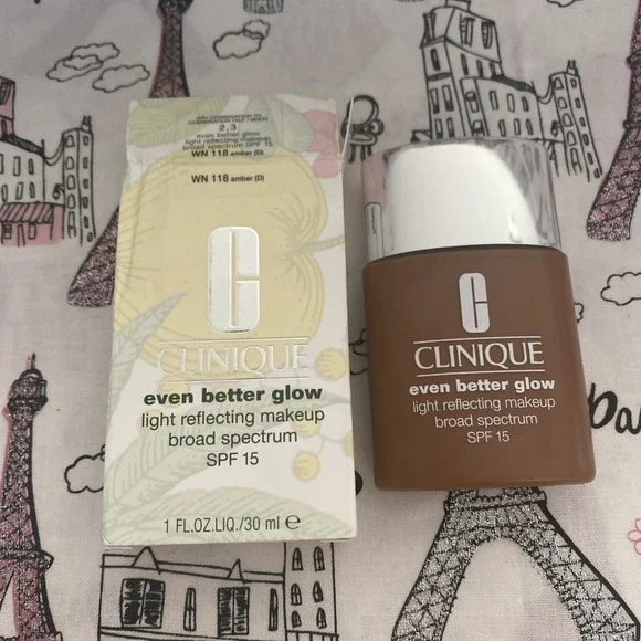 Clinique Even Better Glow Spf 15  WM 118 Amber 1oz/30ml Discontinued