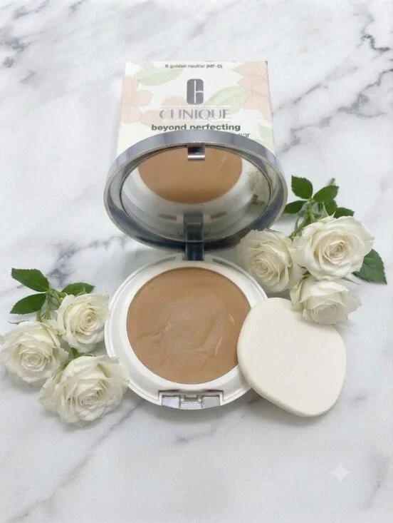 Clinique Beyond Perfecting Powder Foundation + Concealer 8 GOLDEN NEUTRAL