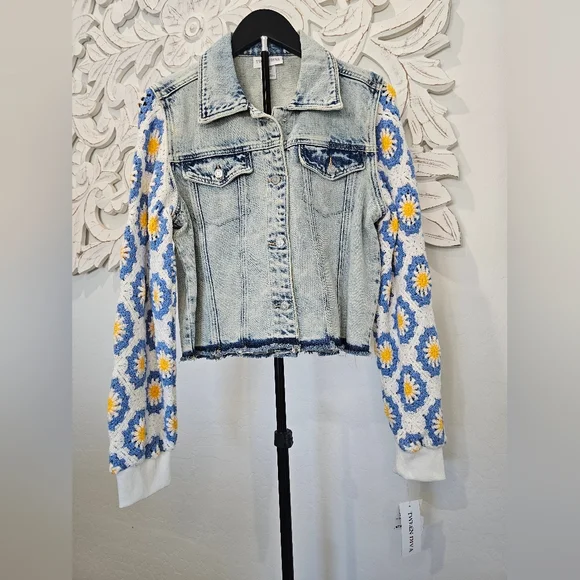 Tween Diva Girls' Blue Denim Jacket with Floral Crochet Knit Sleeves Size 16 NWT