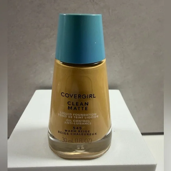🩷5/$10 Covergirl Clean Matte Liquid Foundation - Warm Beige