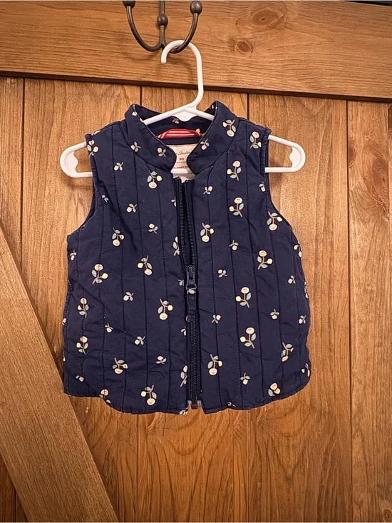 Hanna Andersson Navy Quilted Vest with Cream Floral Print