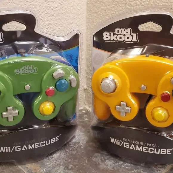 2 Gamecube Controllers - Green & Orange (NEW) - Nintendo - Old Skool