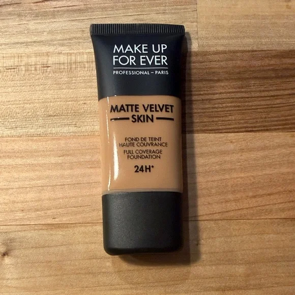 Makeup Forever Matte Velvet Skin Foundation - Warm Beige Tone Y463 - NEVER USED