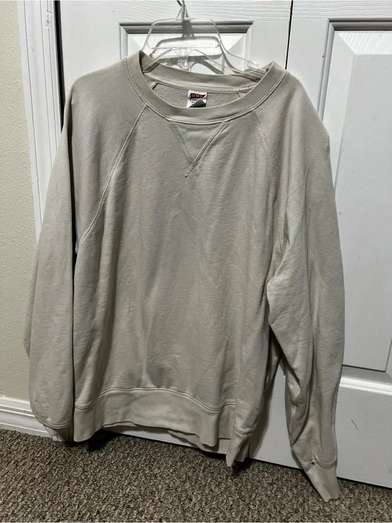 Jcrew crewneck sportswear sweater. Cream color. Great condition. Size M