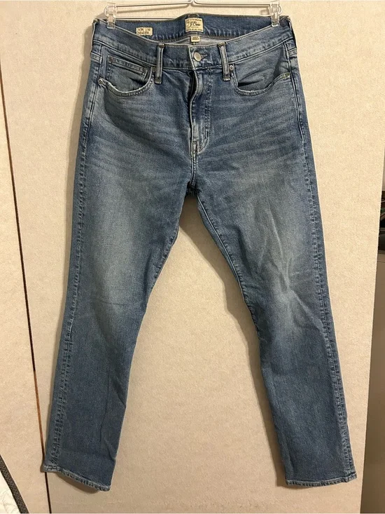 J.Crew 770 Men’s Straight-fit stretch jeans in three-year wash blue pants 31/32