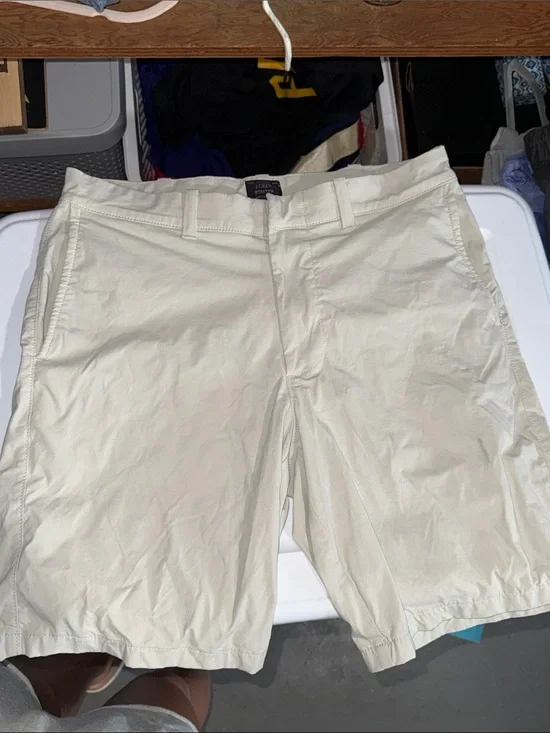 J. Crew Men's Cream Flat-Front Chino Shorts