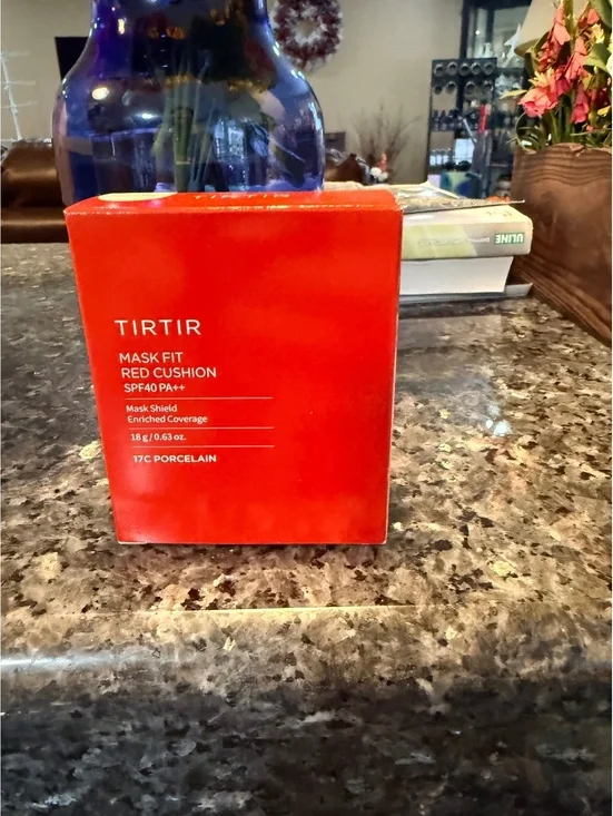 TIRTIR Mask Fit Red Cushion SPF40 PA++ in 17C Porcelain