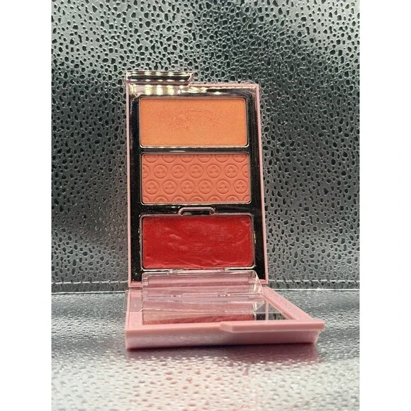 One Size Cheek Clapper 3D Blush in Freaky Peach