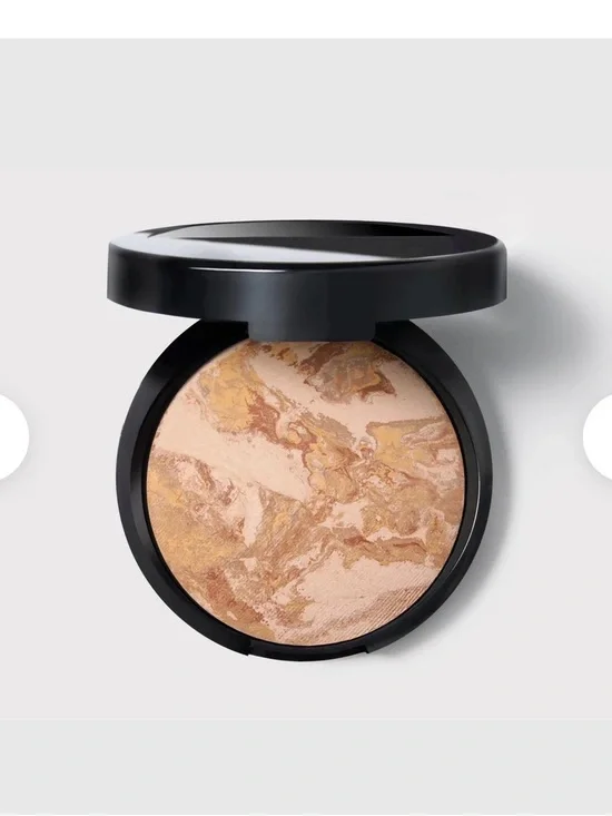 Laura Geller marbled baked face powder in brown and gold tones