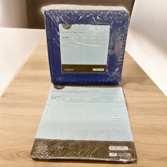 Creative Memories 8 x 8 Flex Hinge Sapphire Blue Album w/Pages New in Package‎