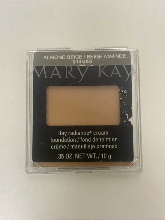 Mary Kay Day Radiance Cream Foundation - Almond Beige Shade