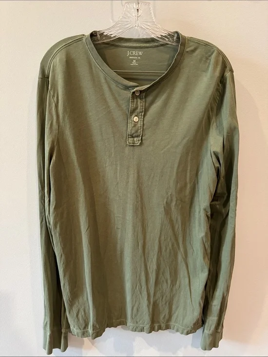 J.Crew Broken-in Long-Sleeve Henley in a faded olive green color Men’s Med Tall