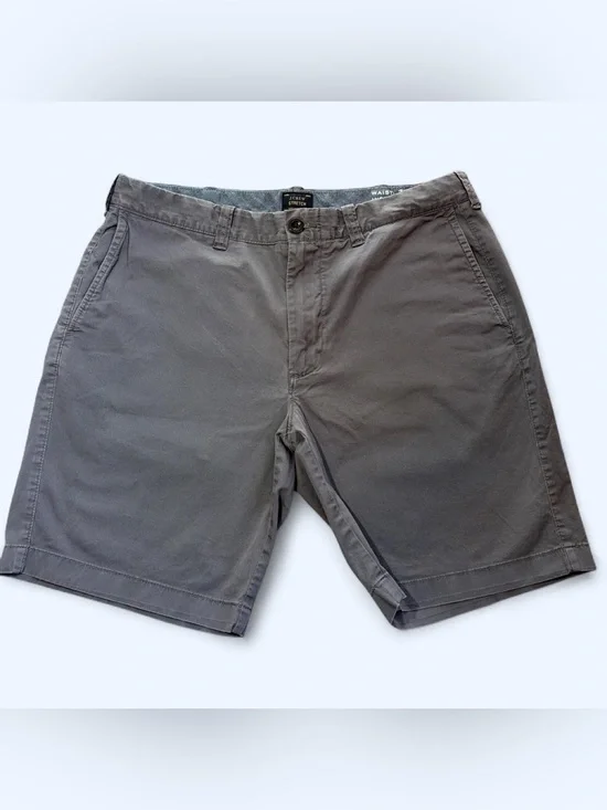 J. Crew Men’s Gray Flat-Front Cotton Shorts