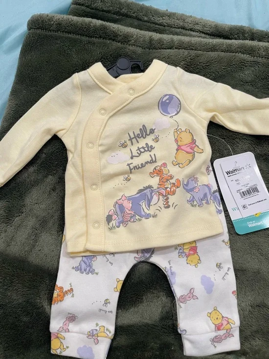 Walmart Kids Yellow Winnie the Pooh Matching Set