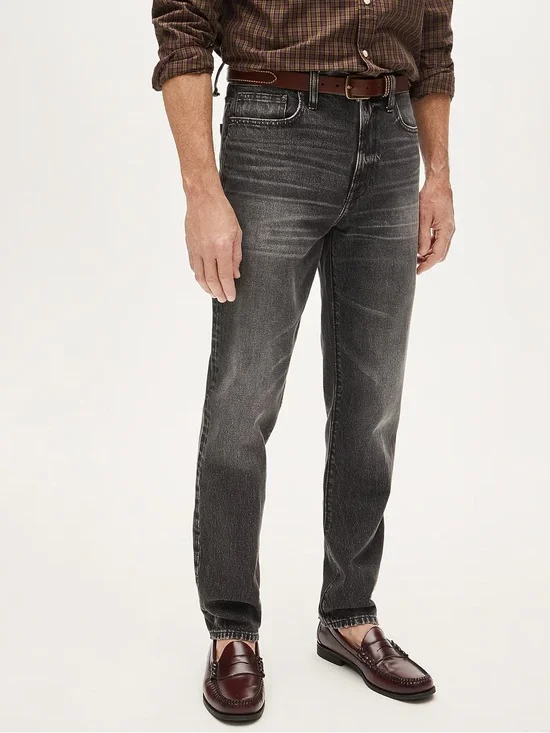 J CREW Classic Straight jean in faded black wash Size 31 $168 CM286