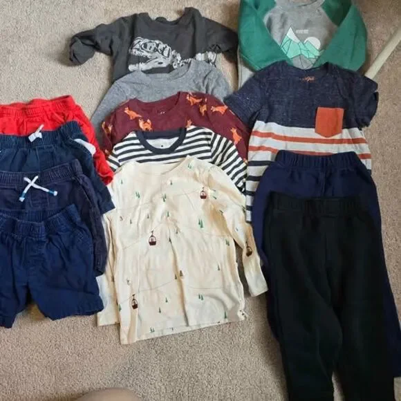 Boys 2t bottoms and 3t tops 13 piece bundle