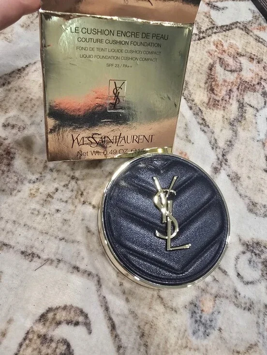 Yves Saint Laurent Quilted Le Cushion Foundation Compact In Shade 10